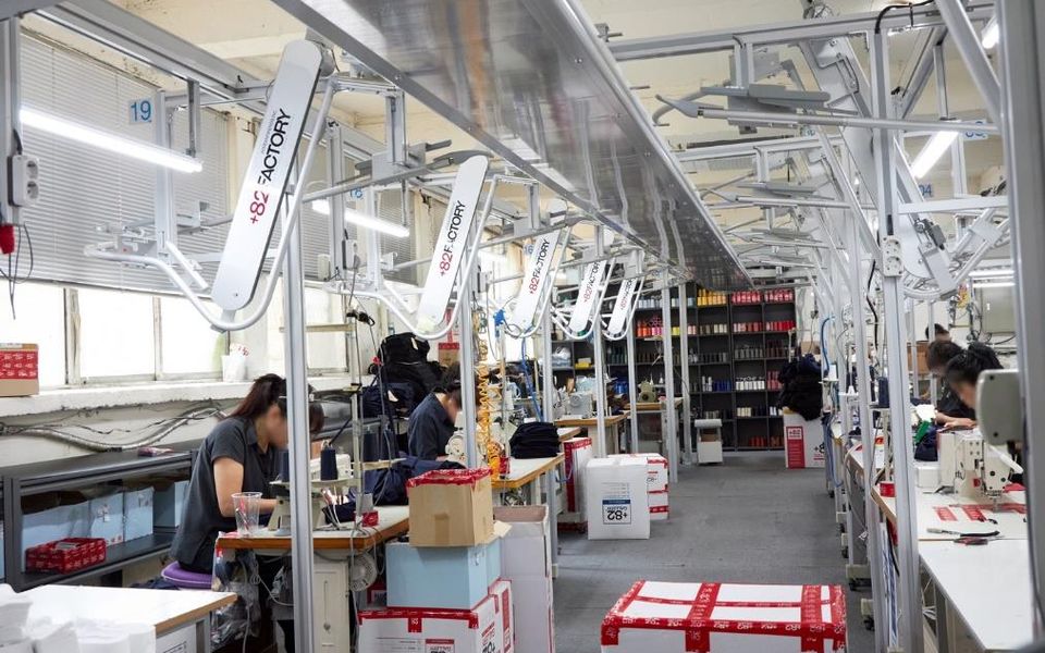 +82FACTORY sewing floor with the overhead hanger conveyor system